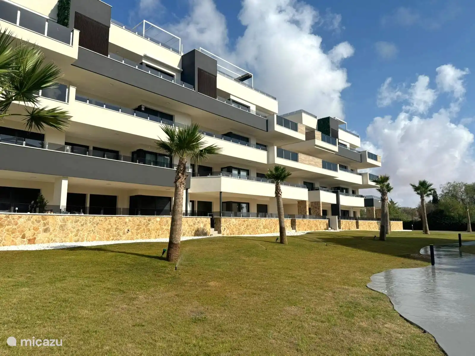 Aanzicht achterkant - balkonzijde