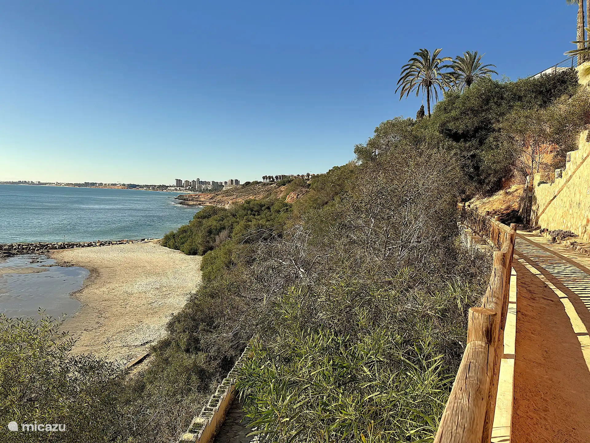Blick auf die Küste von Cabo Roig