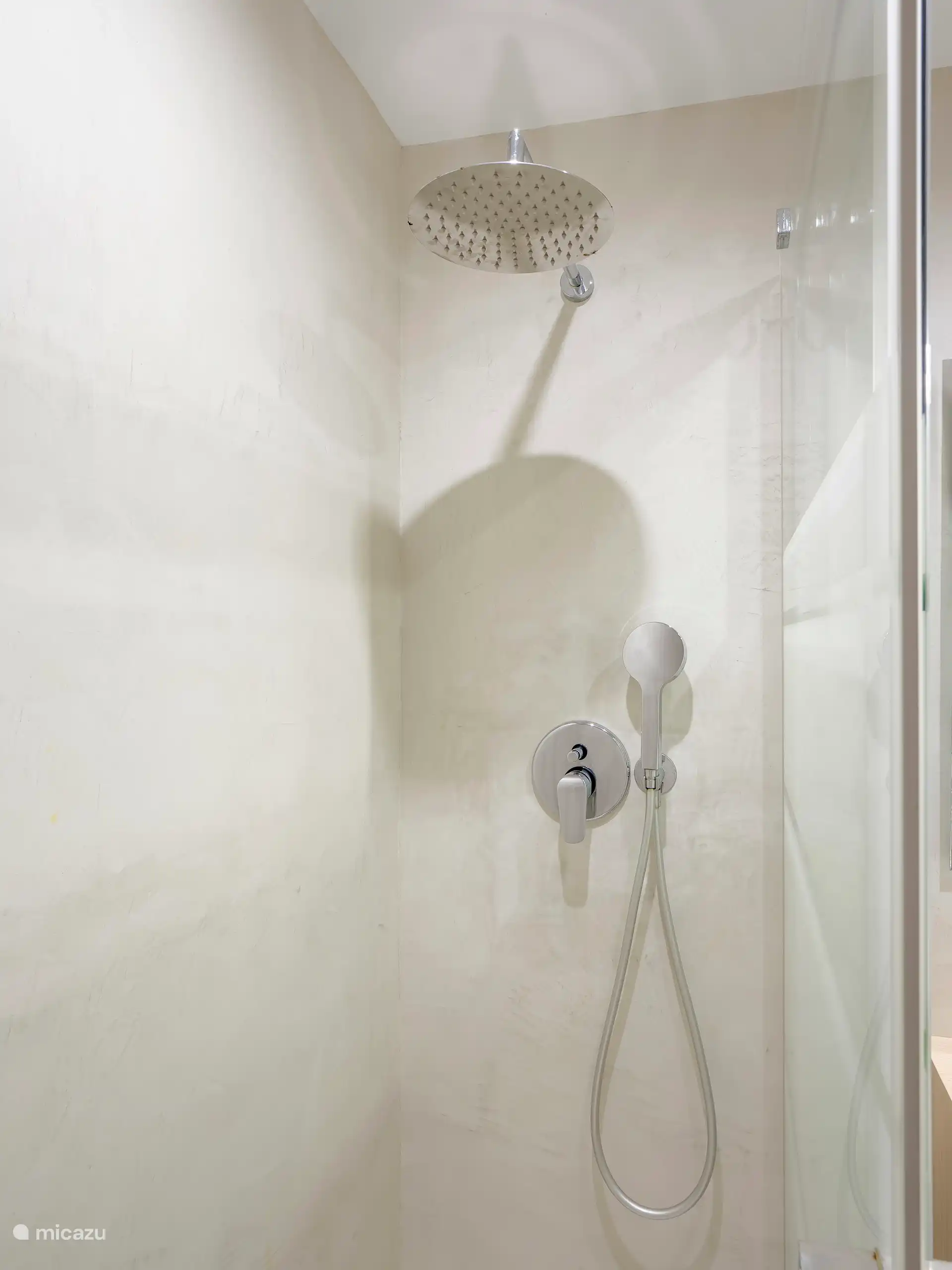 Badezimmer Casa San Rafael mit Mikrozement veredelt