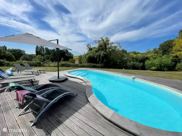 Le Chene - Le Grande Tourtre en Francia, Charente, Chalais (Charente) - bungaló Piscina con mucha privacidad