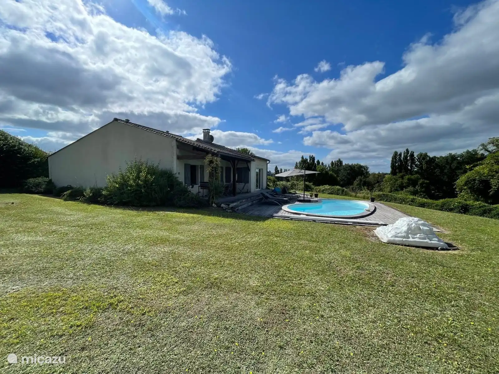 Bel endroit isolé avec vue sur le château