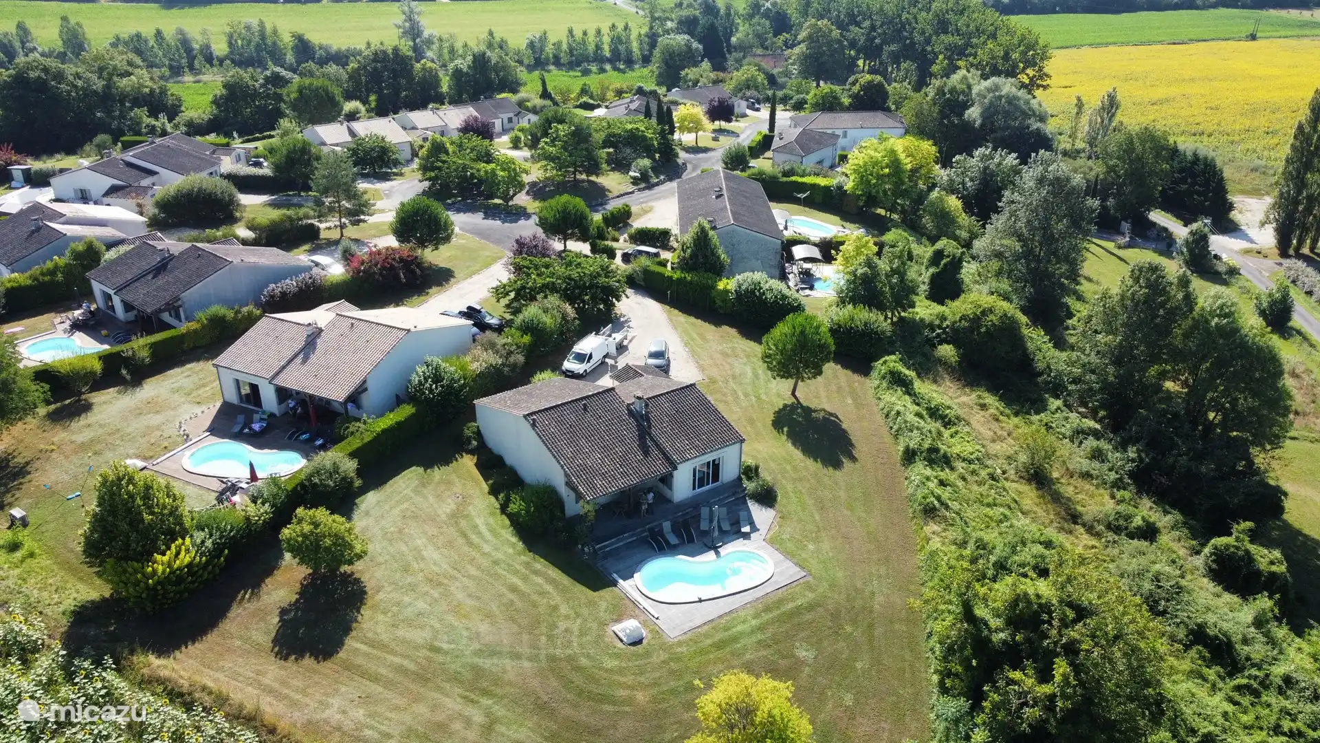 Domaine magnifiquement aménagé avec accès contrôlé 