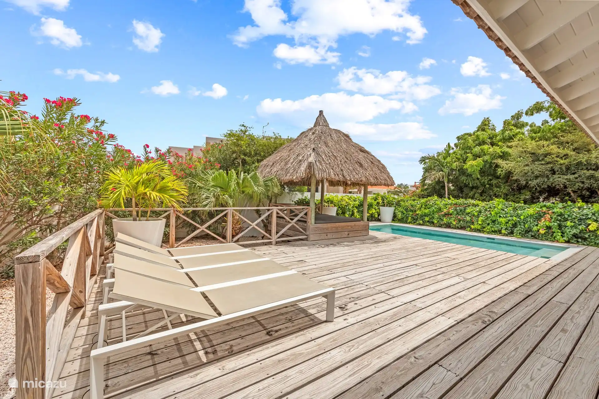 Onder de palapa kunt u in de schaduw genieten. 