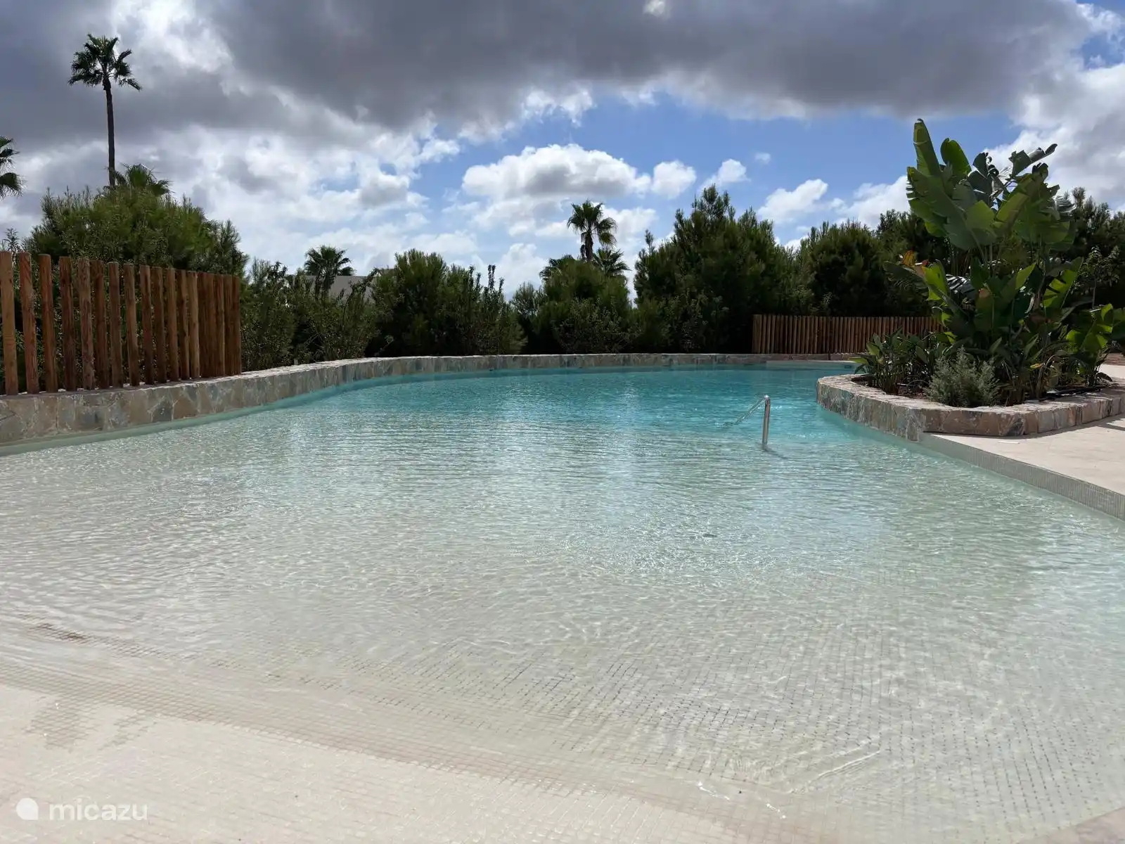 Das große Schwimmbad.