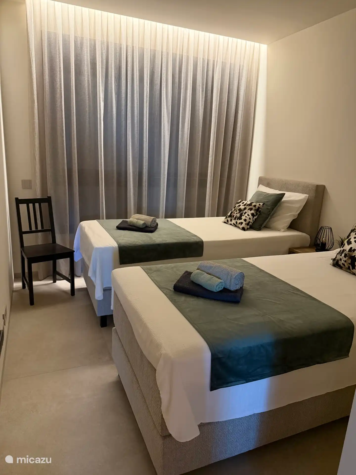 Stimmungsvolle Beleuchtung im Schlafzimmer 