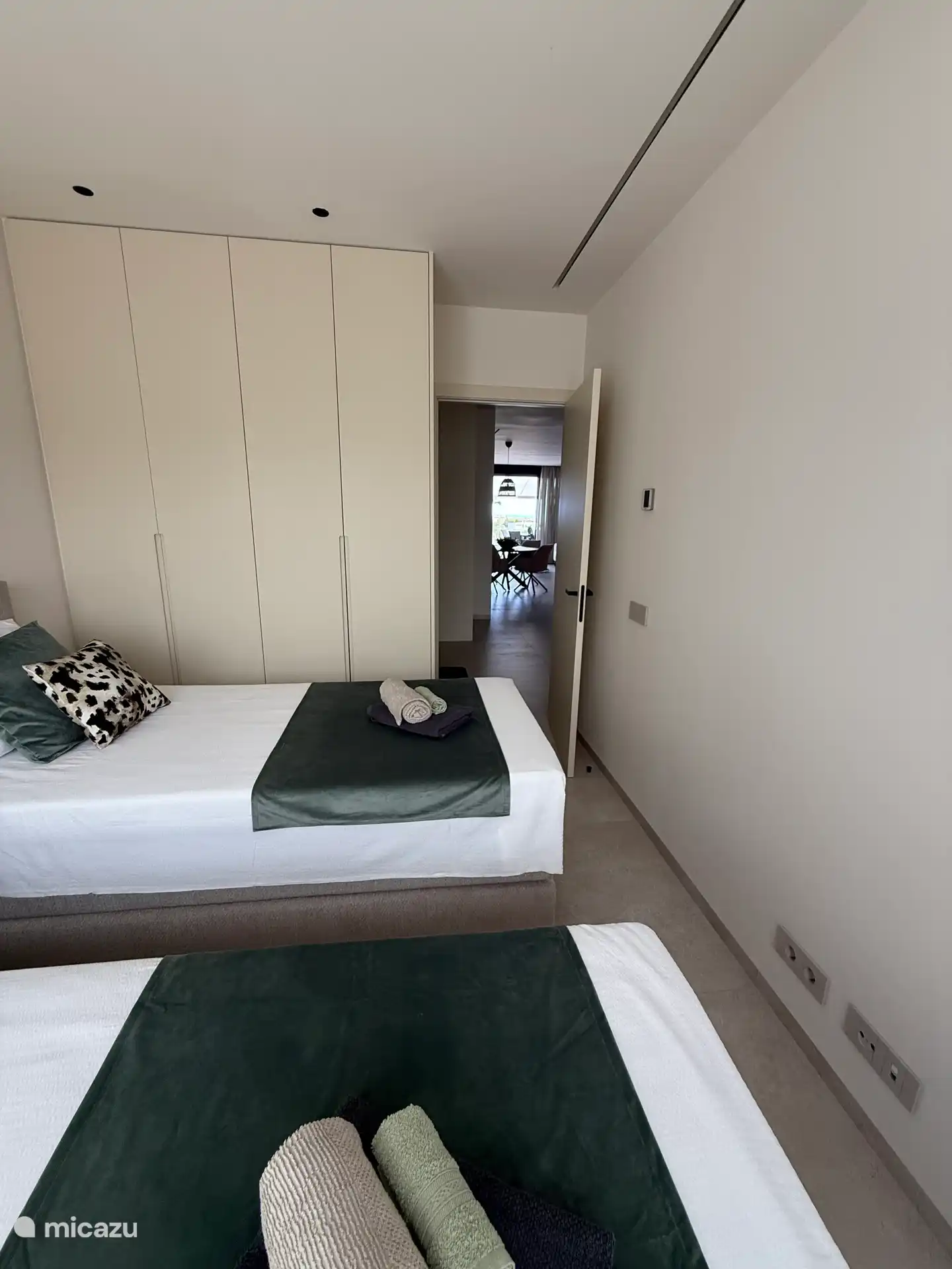  Von den Schlafzimmern aus haben Sie einen Blick auf die Terrasse