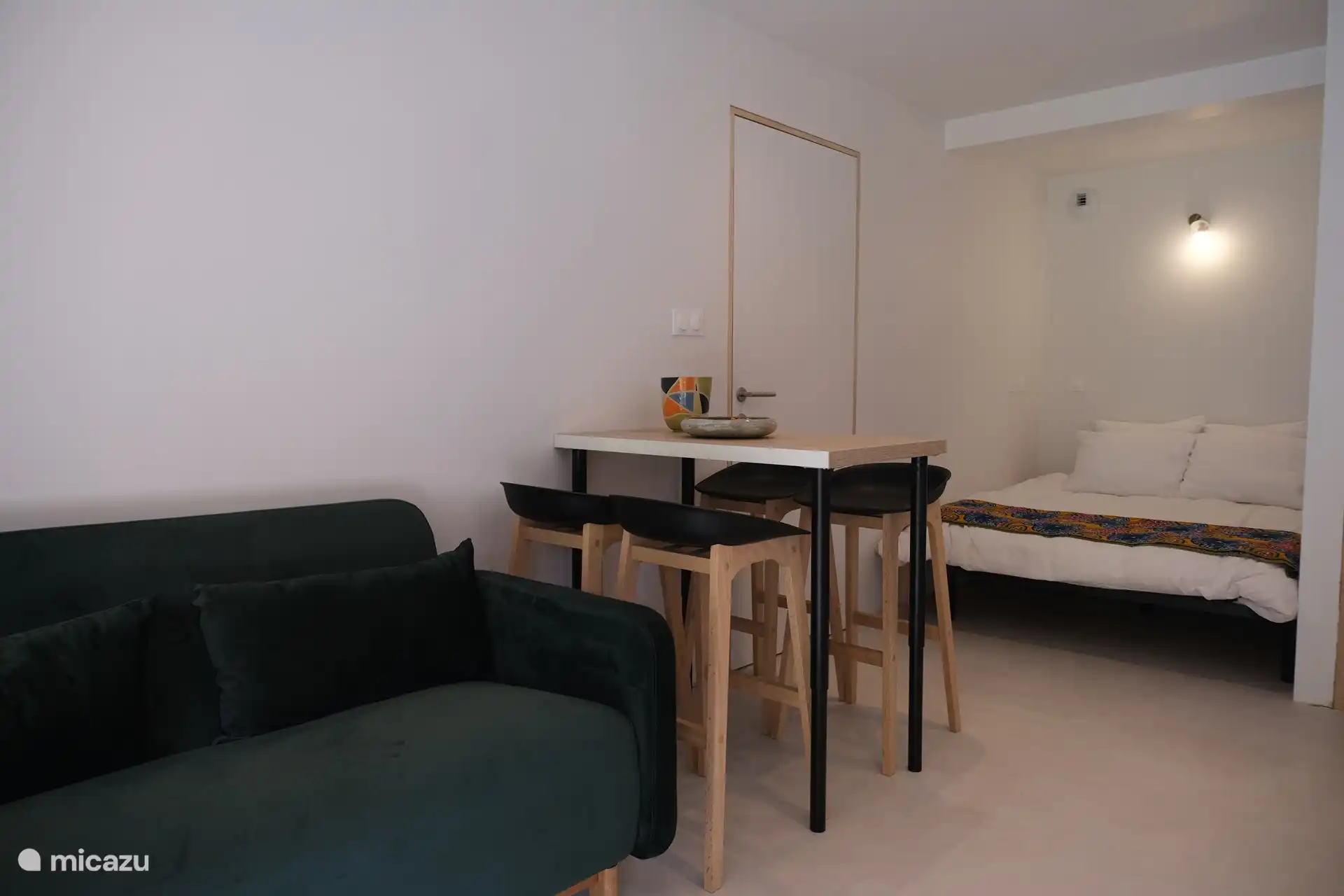 Sitzecke / Schlafbereich für 2 Kinder.