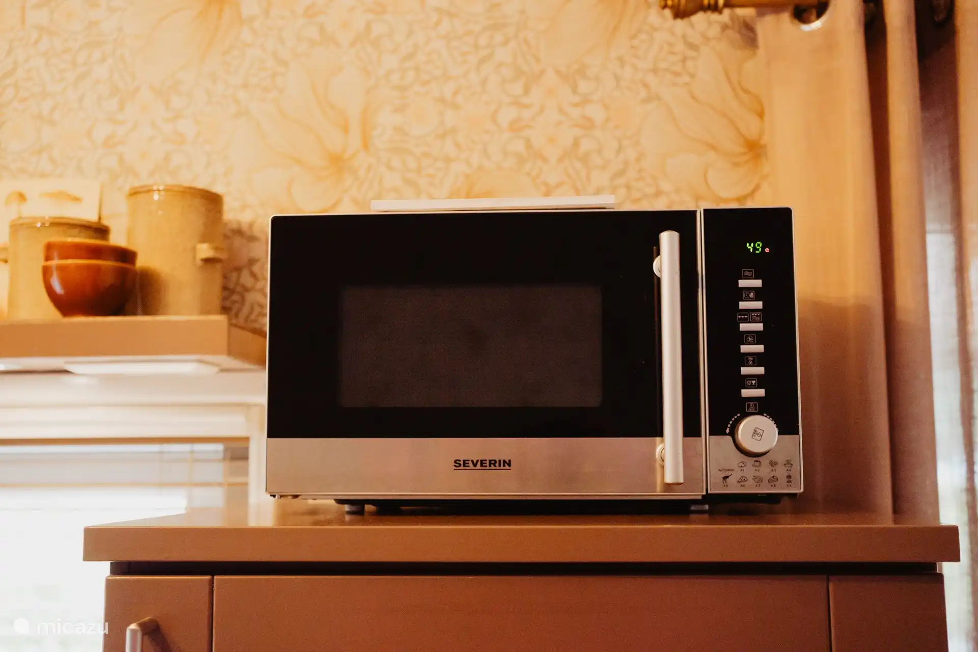 Mikrowelle / Backofen, um schnell etwas aufzuwärmen.