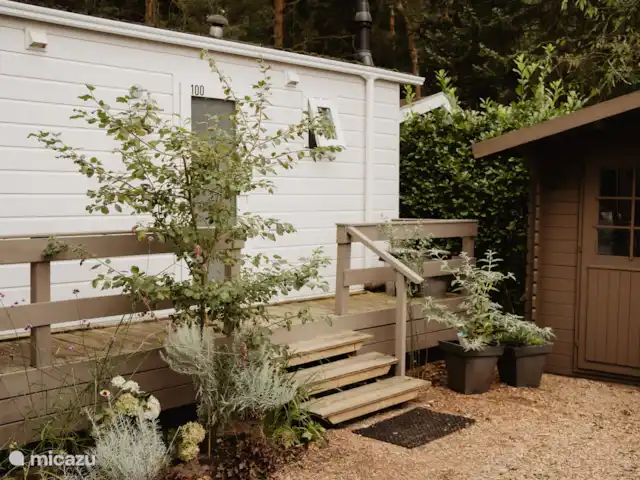Le Goldcrest Emst | Pays-Bas, Gueldre, Emst (Epe) - chalet Entrée de la maison, sur le côté gauche du hangar se trouve le coffre-fort à clés. Vous recevrez le code 2 jours avant la date réservée.