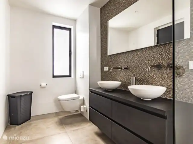 Casa Colibrí en Curazao, Banda Arriba (este), Jan Thiel - villa Cuarto de baño planta 1