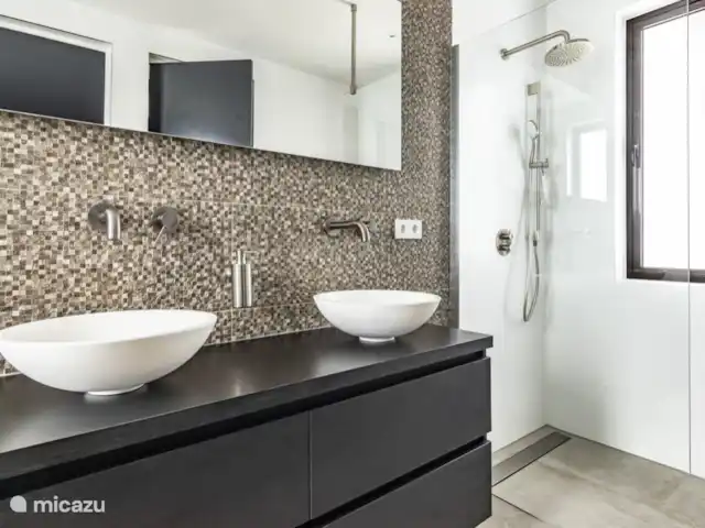 Casa Colibrí en Curazao, Banda Arriba (este), Jan Thiel - villa Cuarto de baño planta 2
