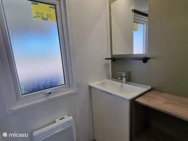 Nouveau chalet spacieux avec grand jardin | Pays-Bas, Zélande, Renesse - chalet Salle de Bains