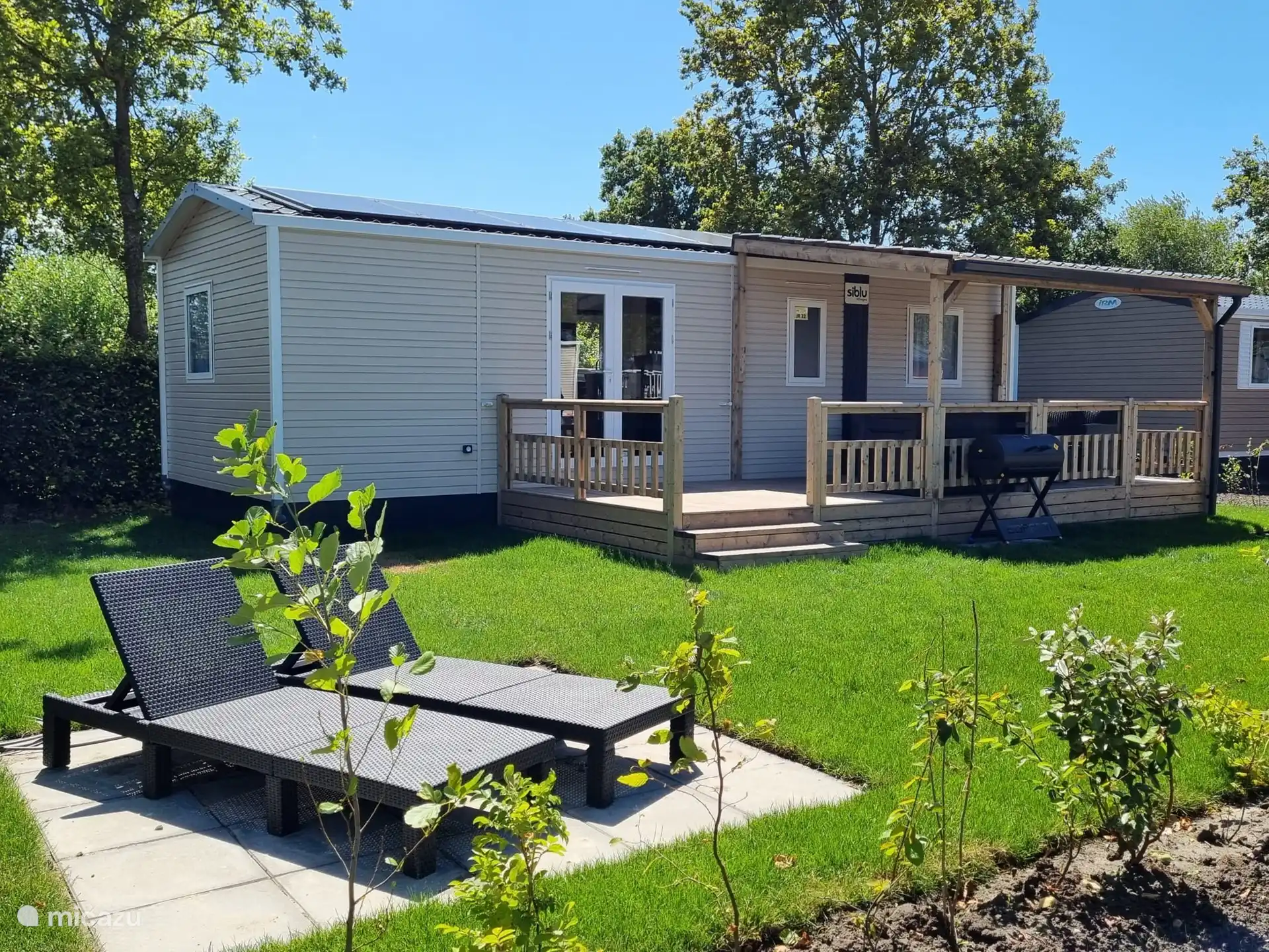 Neues geräumiges Chalet mit großem Garten