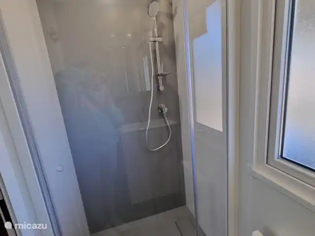 Nouveau chalet spacieux avec grand jardin | Pays-Bas, Zélande, Renesse - chalet Salle de Bains