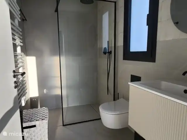 villa en España, Costa Blanca, Rojales  – Casa Sabine Baño 2 para el dormitorio principal 3 en planta alta.