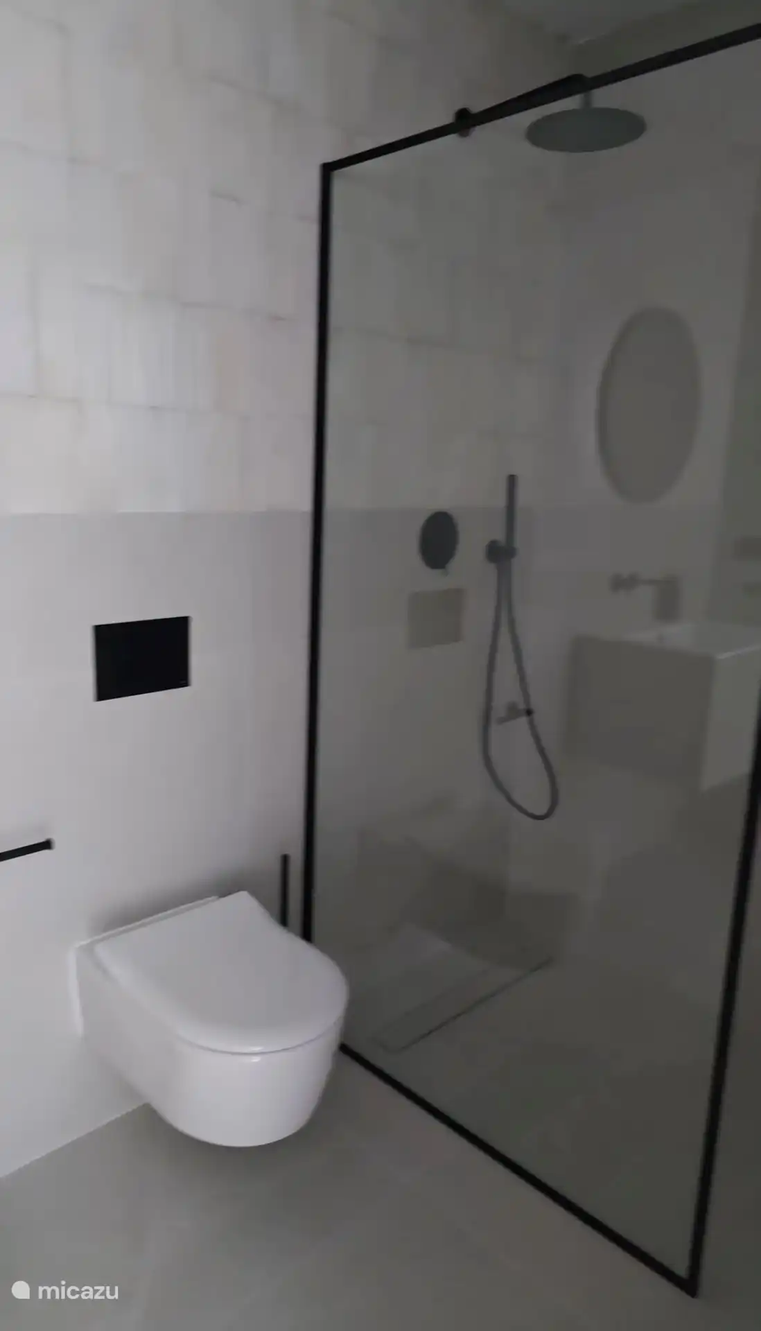Salle de bain en suite pour chambre au sous-sol. 