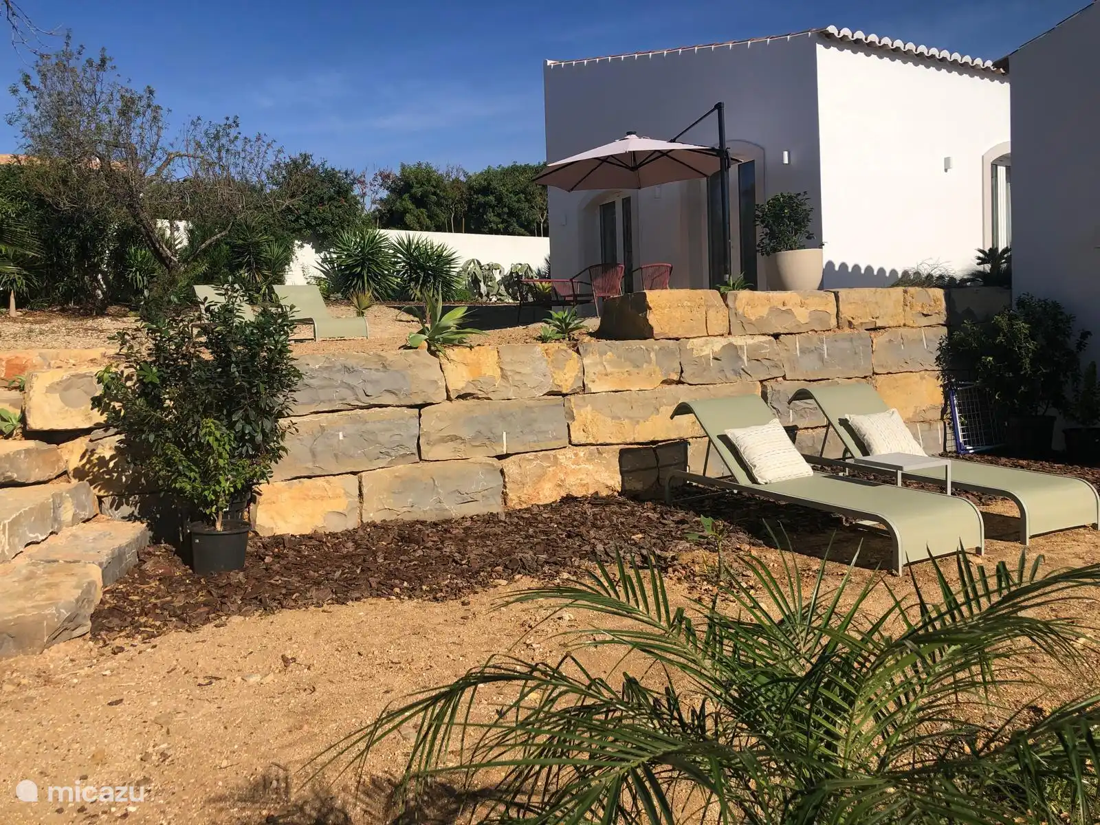 Im Hintergrund Casa Florine, eines der beiden anderen Ferienhäuser