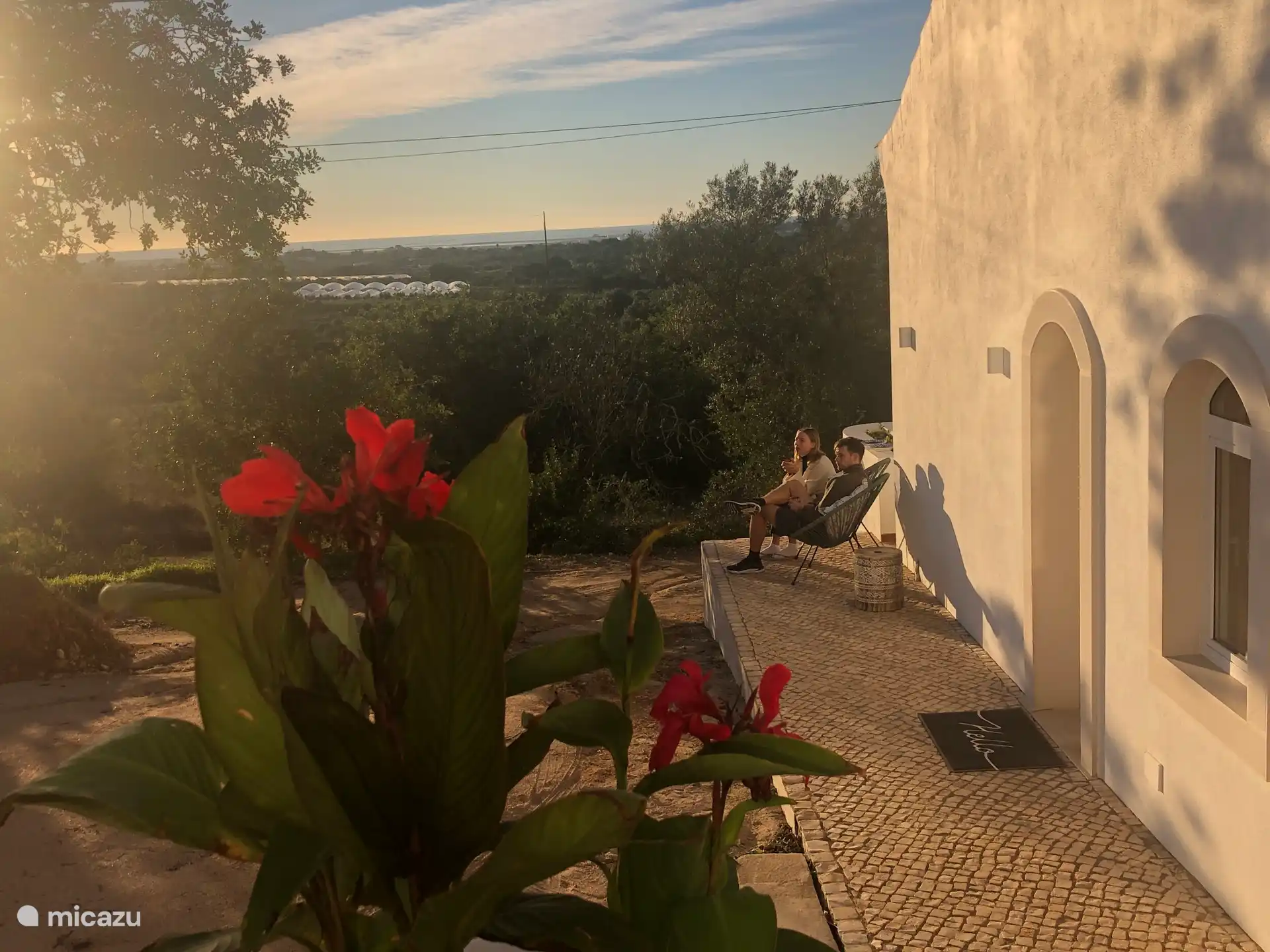 Kaffee in der Novembersonne mit Blick auf den Atlantischen Ozean