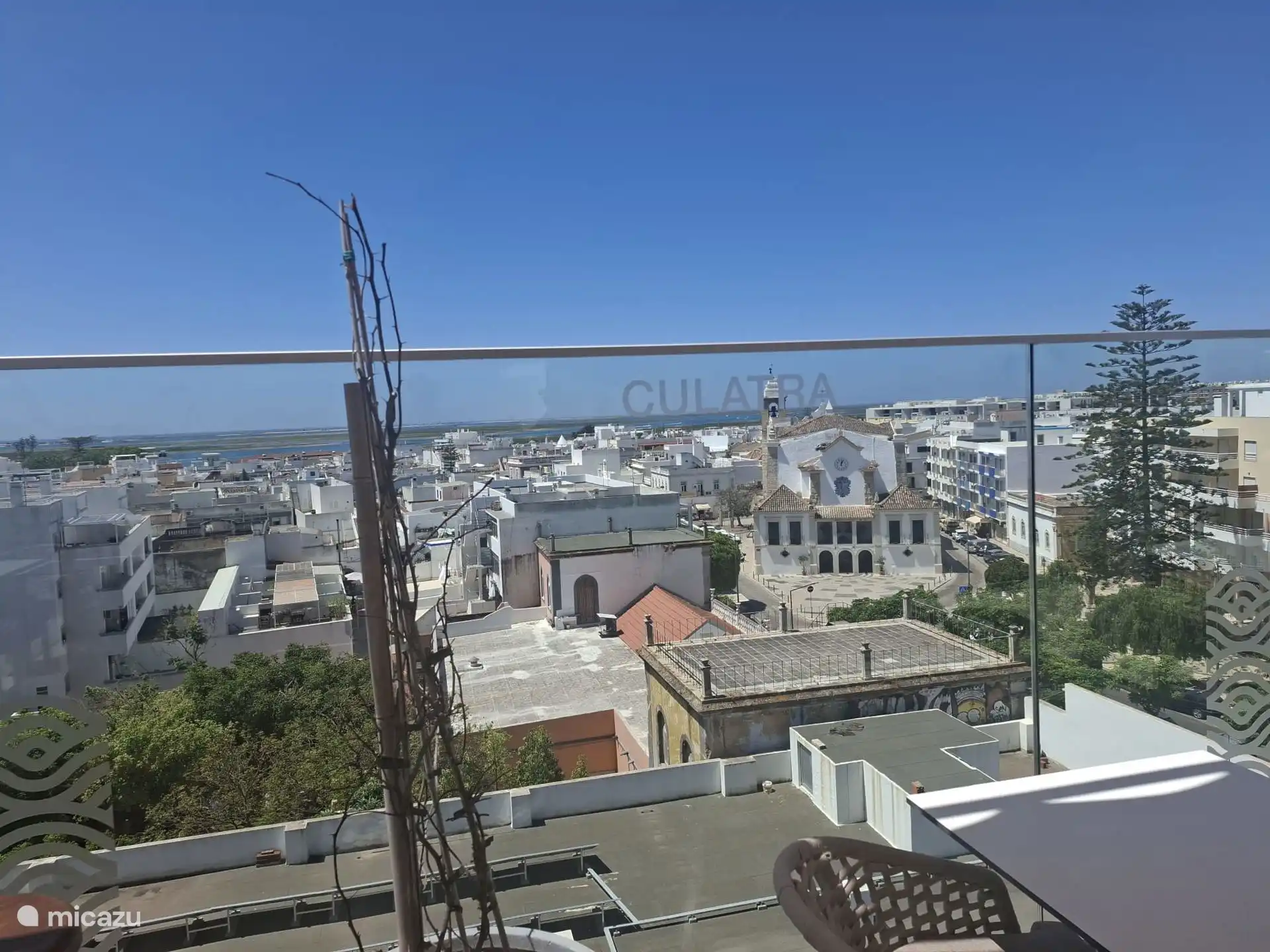 Rooftop bar in Olhao, ongeveer 10 kilometer van ons Guesthouse.