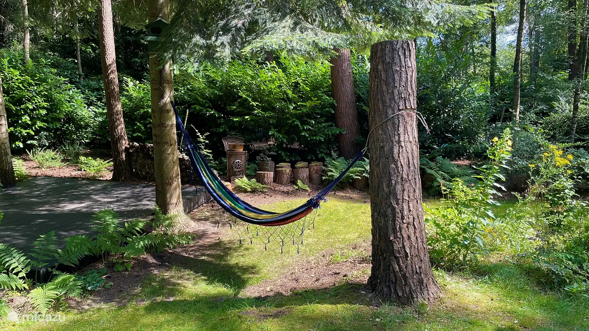 Die Hängematte ist ideal, um ein gutes Buch zu lesen oder ein Nickerchen zu machen.