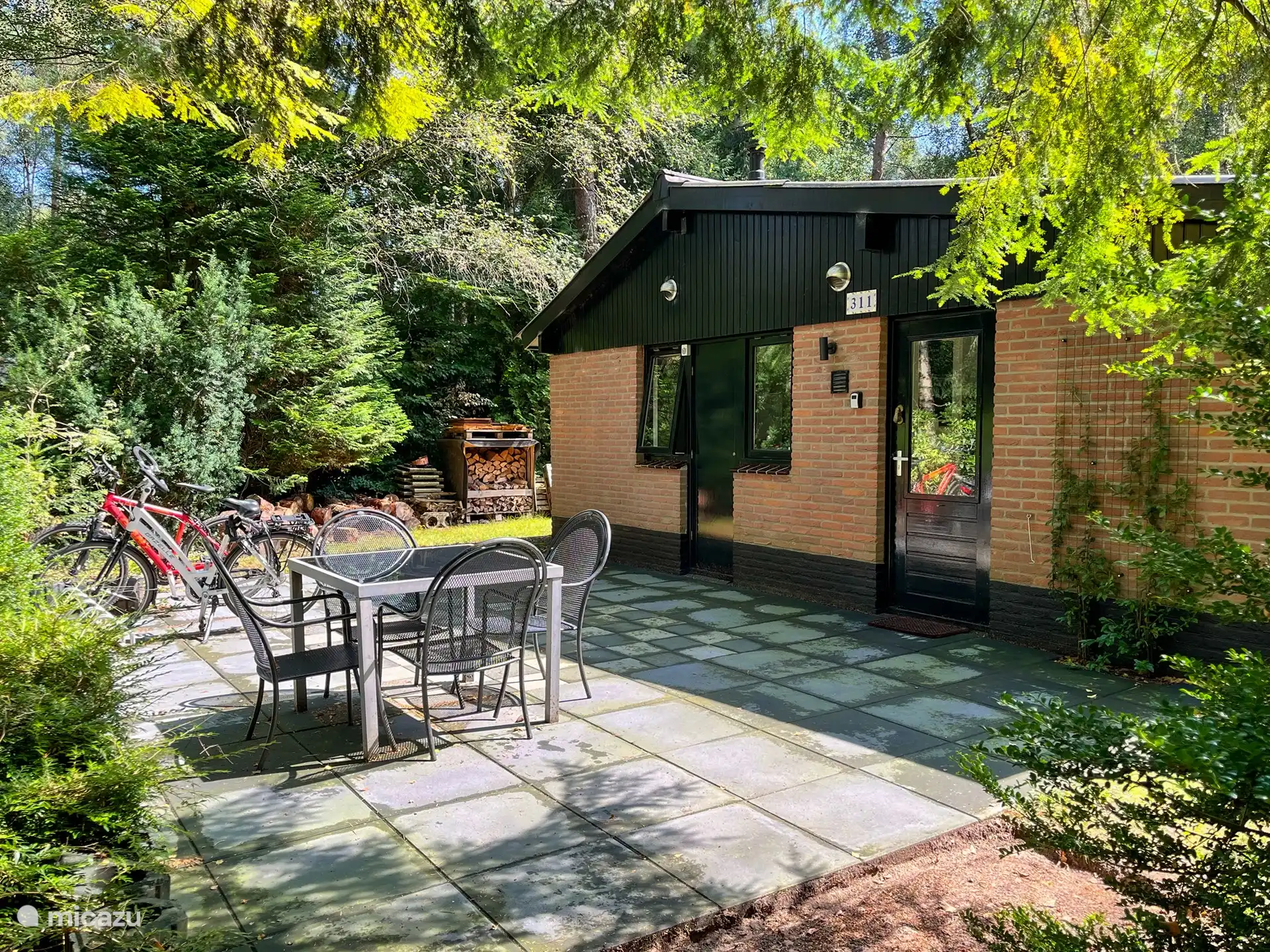 Fond mit Sitz und Platz für Fahrräder