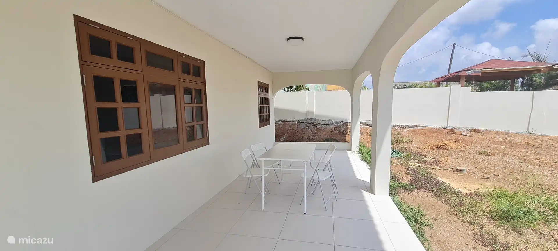 Veranda für ein gemütliches Frühstück im Freien 