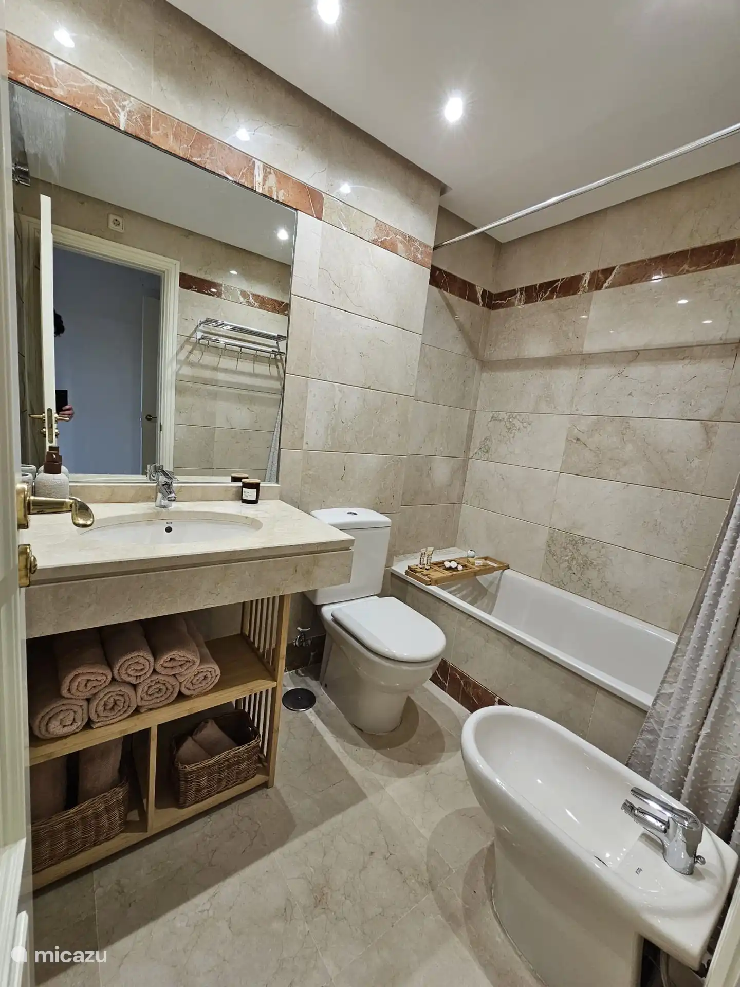 Badkamer in de master bedroom 