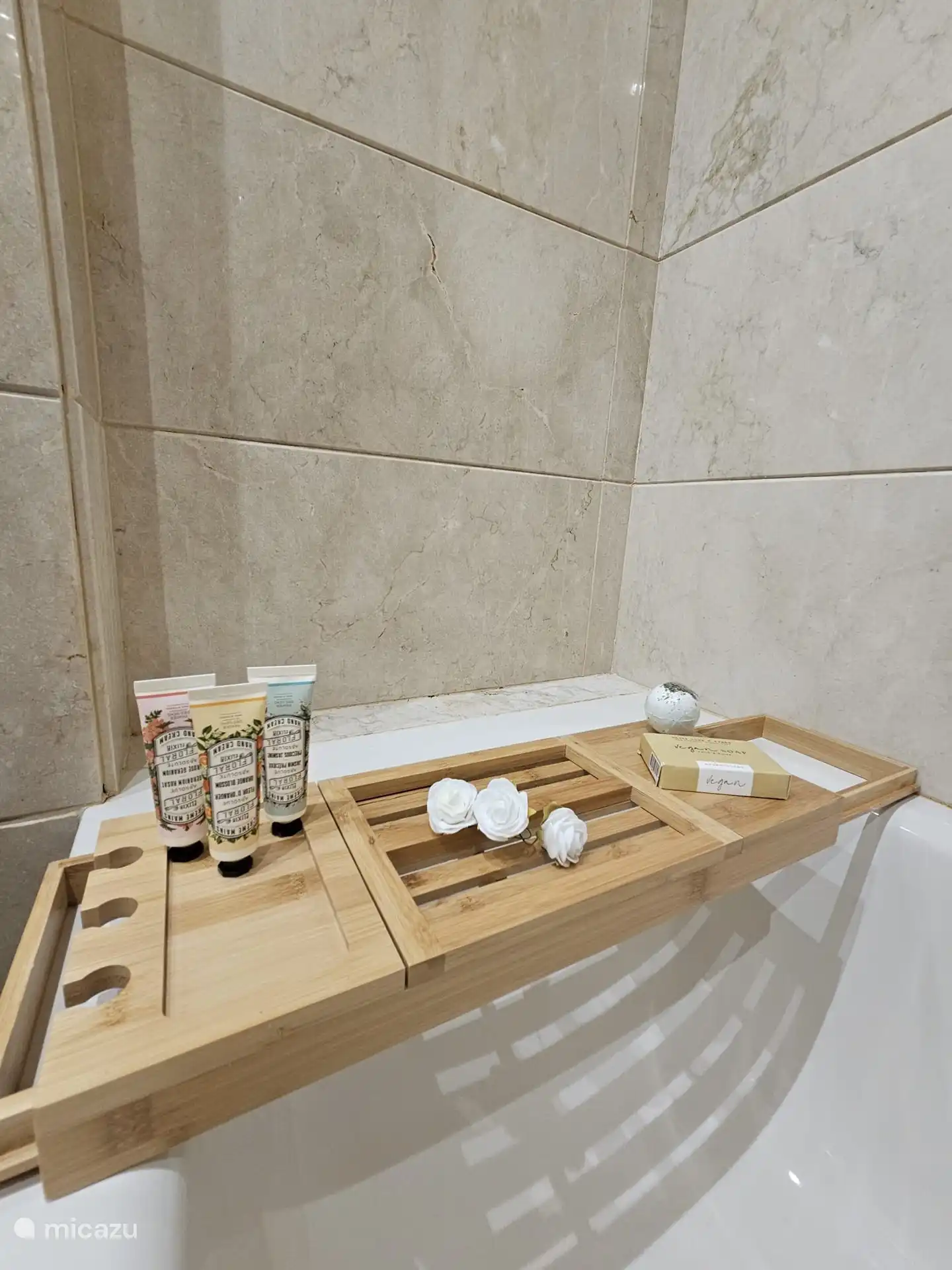 Badkamer in master bedroom