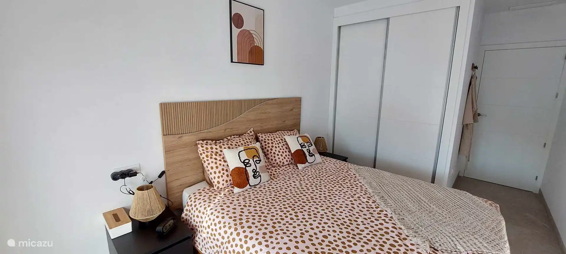 Dormitorio 2, cama de 1m60
Vista de la terraza delantera