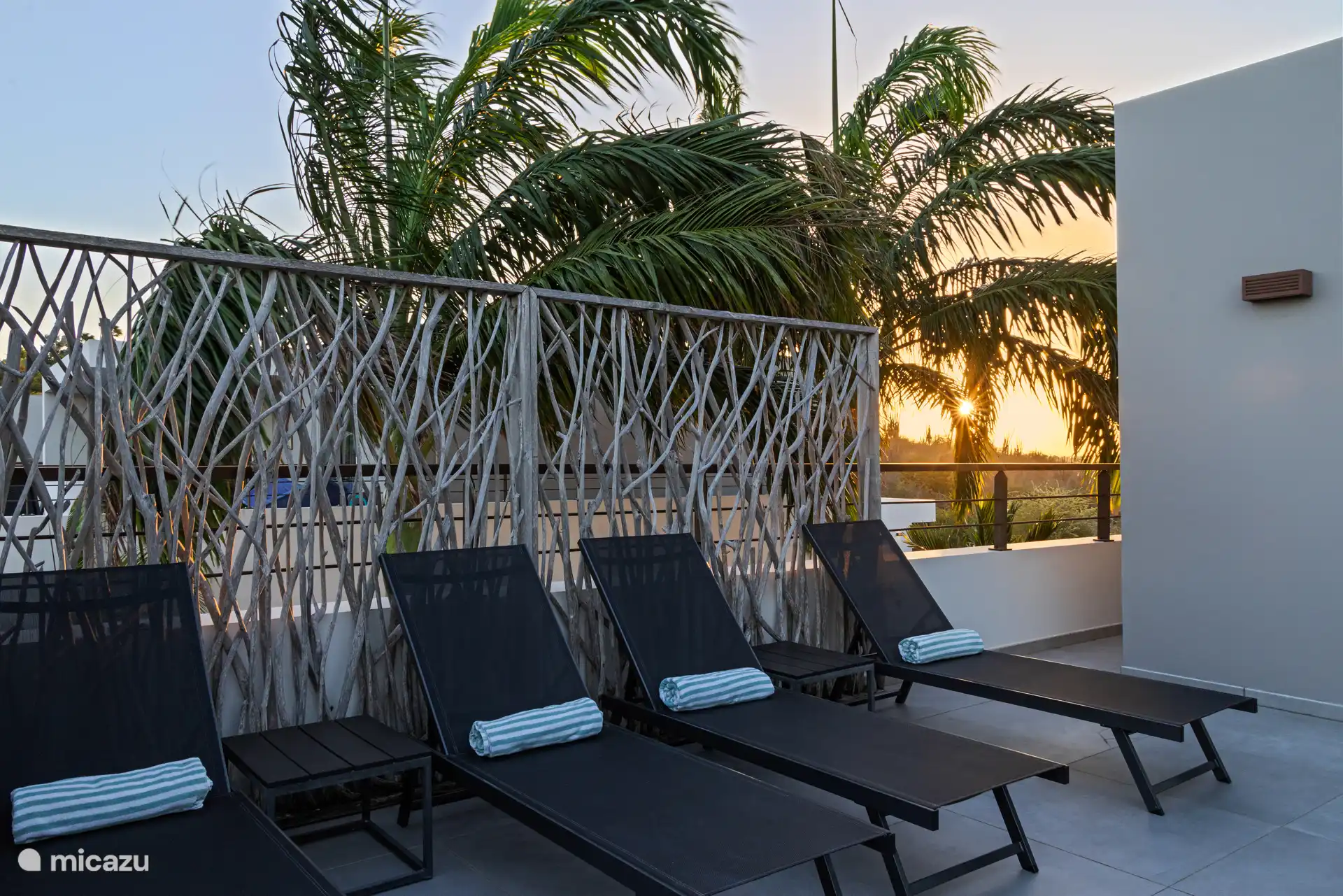 Ieder dag opnieuw genieten van de zonsondergang en kleuren die dit met zich mee brengen.