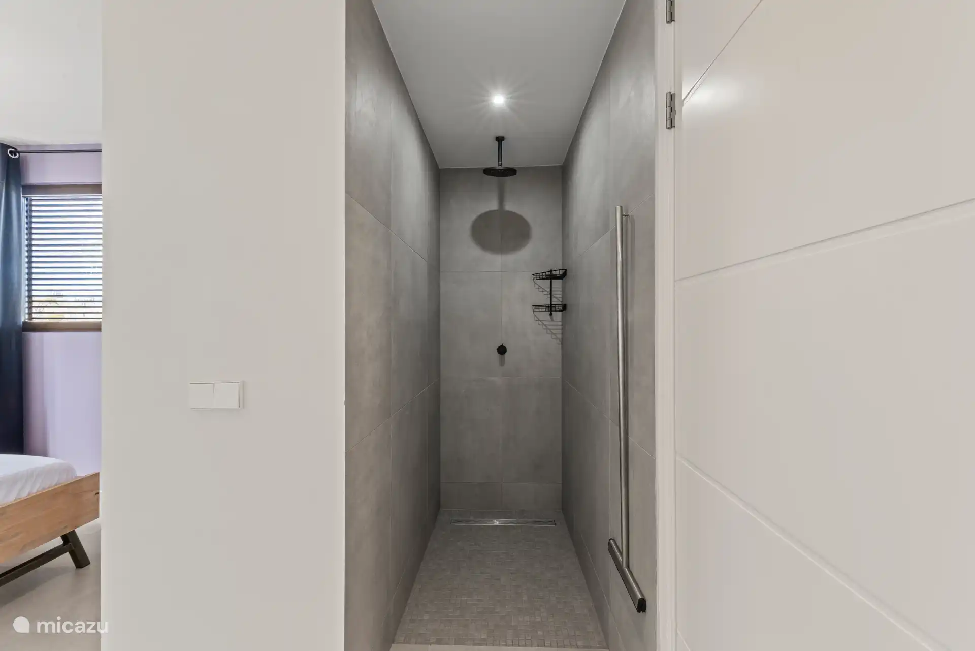 Douche bij slaapkamer 2