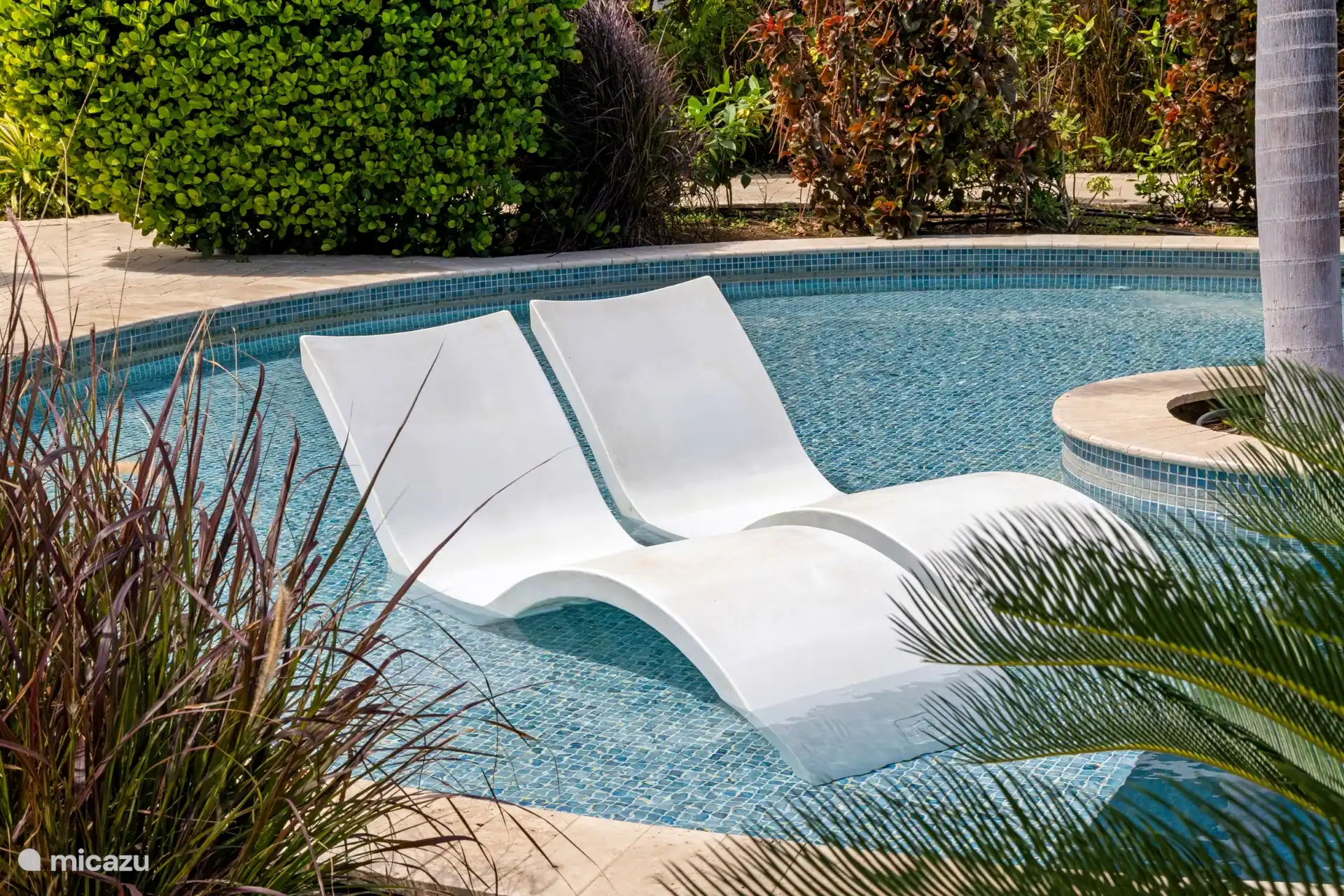 Heerlijk ontspannen en genieten van de tropische zon.