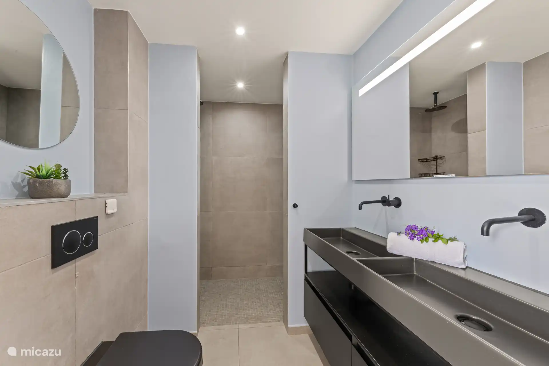 Ensuite badkamer bij de Masterbedroom