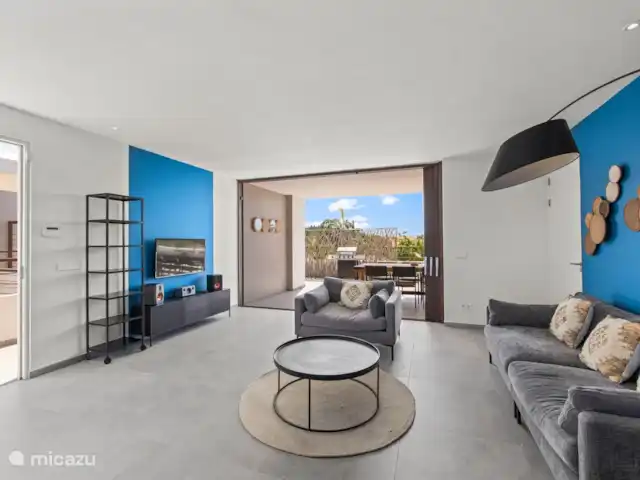 JSLX15 Appartement sur le toit dans le complexe | Curaçao, Banda Ariba (est), Jan Sofat - appartement Salon avec accès au balcon