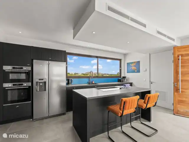 JSLX15 Appartement sur le toit dans le complexe | Curaçao, Banda Ariba (est), Jan Sofat - appartement Cuisine spacieuse et élégante avec vue