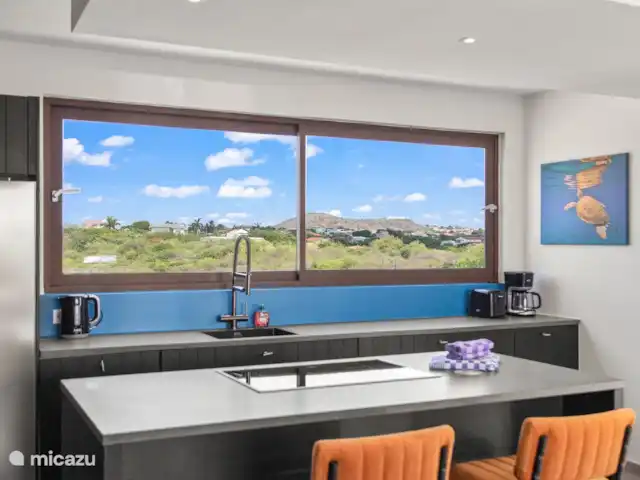 JSLX15 Appartement sur le toit dans le complexe | Curaçao, Banda Ariba (est), Jan Sofat - appartement Cuisine spacieuse et élégante avec vue