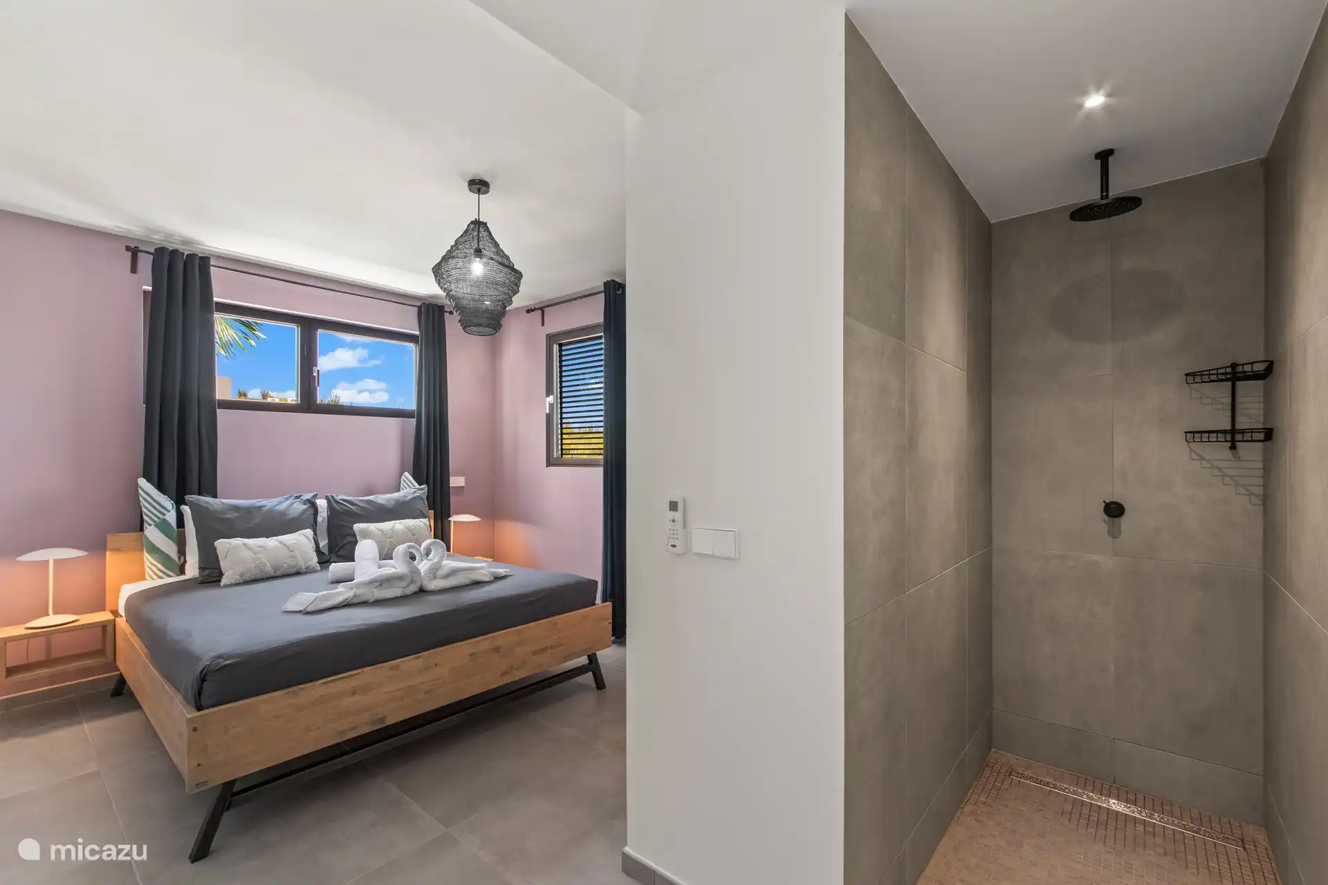 Slaapkamer 2 met tweepersoonsbed, a/c en badkamer