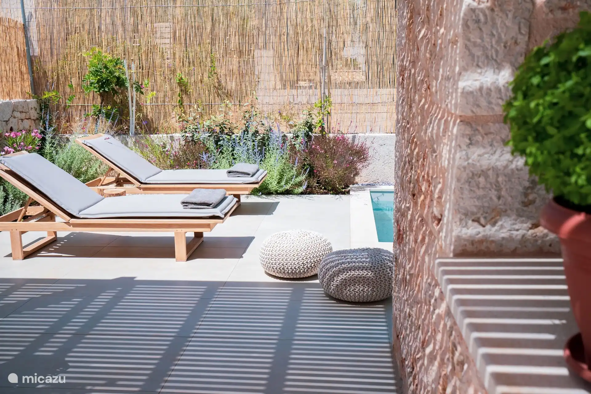 Papadria Villas - schöne Gartenvilla mit Pool 