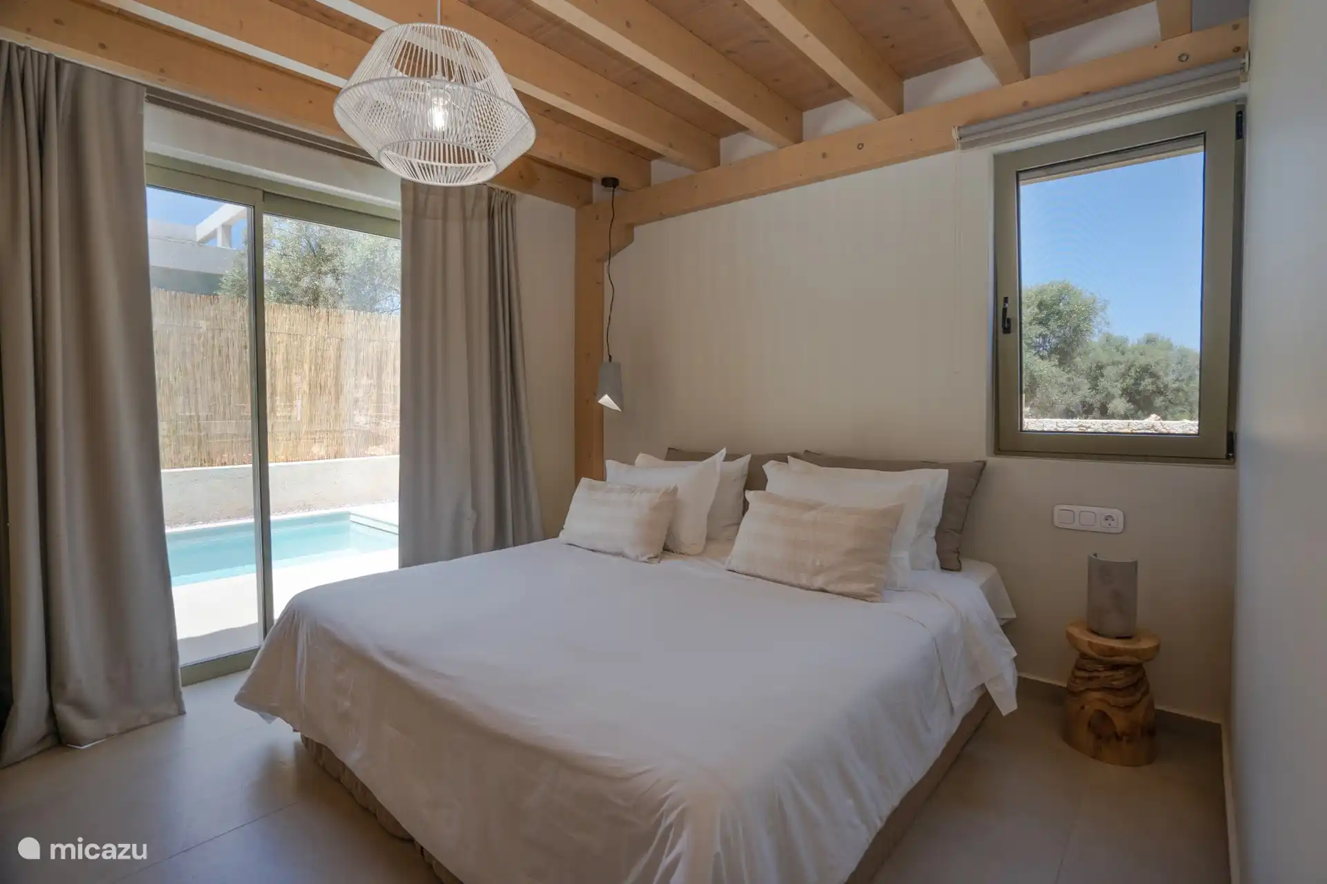 Papadria Villas - Luxuriöses Wohnen Lefkada - Bequeme Betten mit luxuriöser Bettwäsche