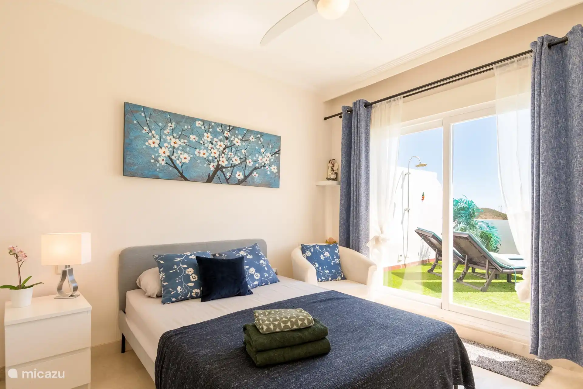 Chambre avec placard intégré située côté terrasse de vakantiehuisjeinspanje.nl