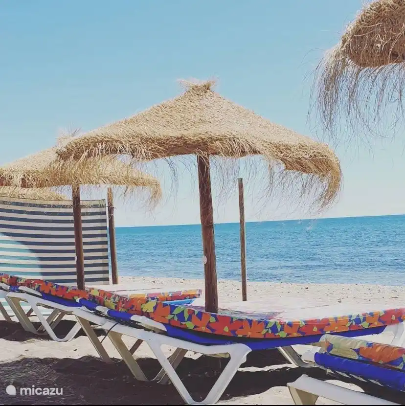 La Sheriff ; Restaurant et lits. À 6 minutes en voiture et parking devant la porte.
