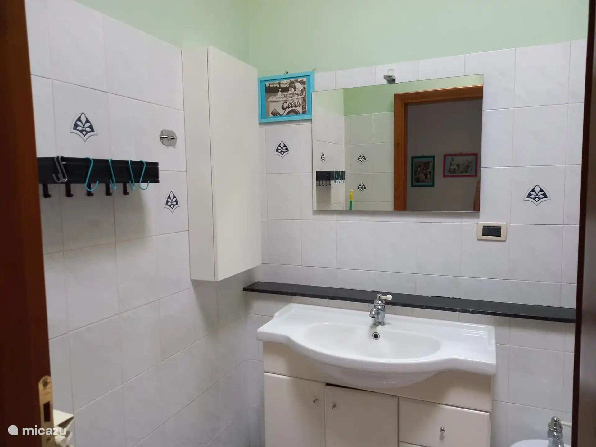 Pistachio bathroom 1st floor with shower, toilet and bidet