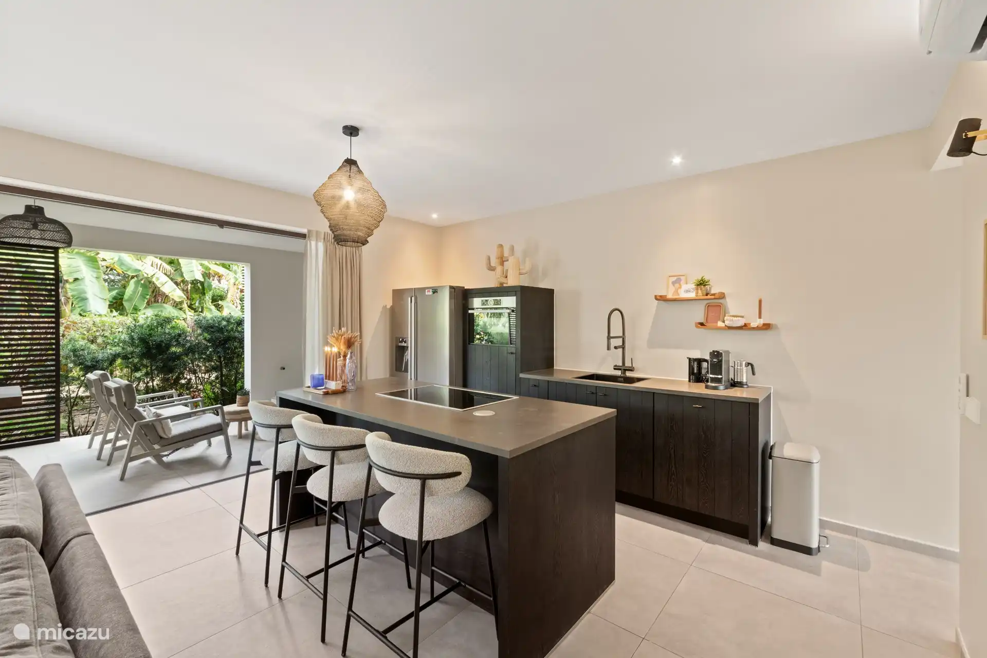 Ruime moderne keuken