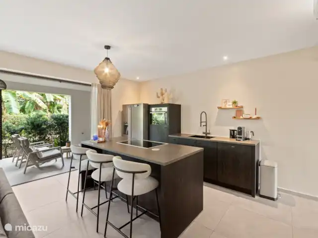 Jan Sofat LUX A12, rez-de-chaussée | Curaçao, Banda Ariba (est), Jan Sofat - appartement Cuisine moderne spacieuse