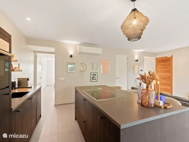 Jan Sofat LUX A12, rez-de-chaussée | Curaçao, Banda Ariba (est), Jan Sofat - appartement Cuisine moderne spacieuse avec lave-vaisselle