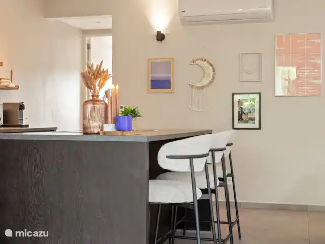 Jan Sofat LUX A12, rez-de-chaussée | Curaçao, Banda Ariba (est), Jan Sofat - appartement Tabourets de bar