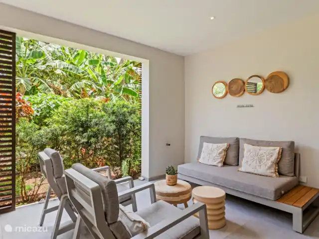 Jan Sofat LUX A12, rez-de-chaussée | Curaçao, Banda Ariba (est), Jan Sofat - appartement Salon extérieur