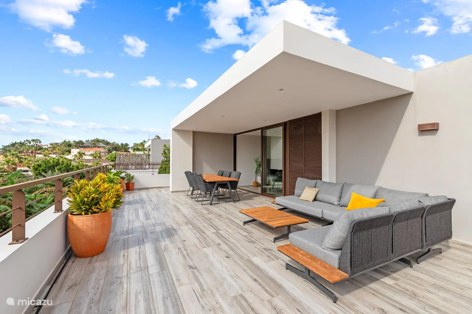 Rooftop met heerlijke lounge