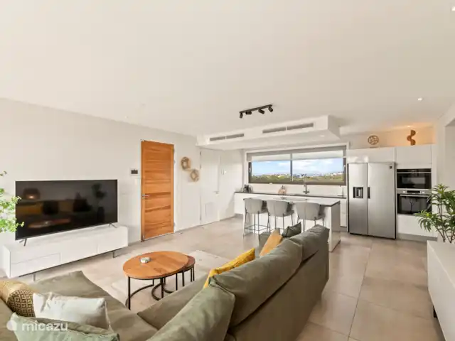 JSA11 Appartement sur le toit du complexe  | Curaçao, Banda Ariba (est), Jan Sofat - appartement Salon avec télévision intelligente