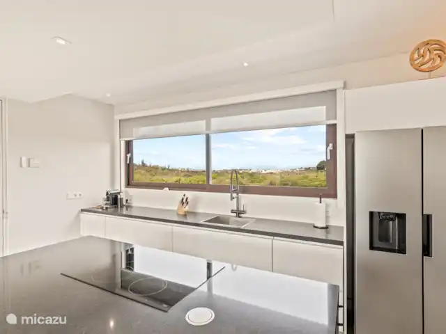 JSA11 Appartement sur le toit du complexe  | Curaçao, Banda Ariba (est), Jan Sofat - appartement Cuisine spacieuse et élégante : cuisiner avec vue